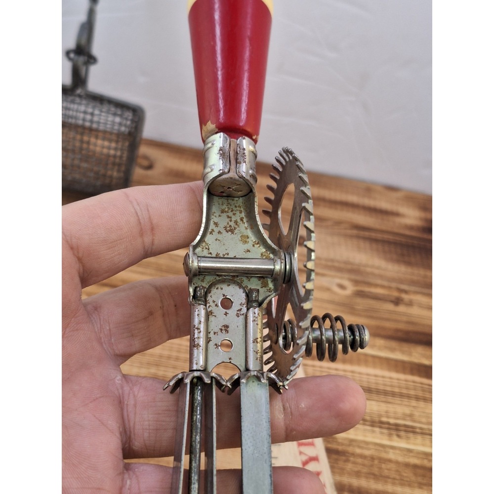 Antique Farmhouse, Red‎ Wood Handle, Wire Basket, A & J Ekco Egg Beater Set X2 - Picture 3 of 9